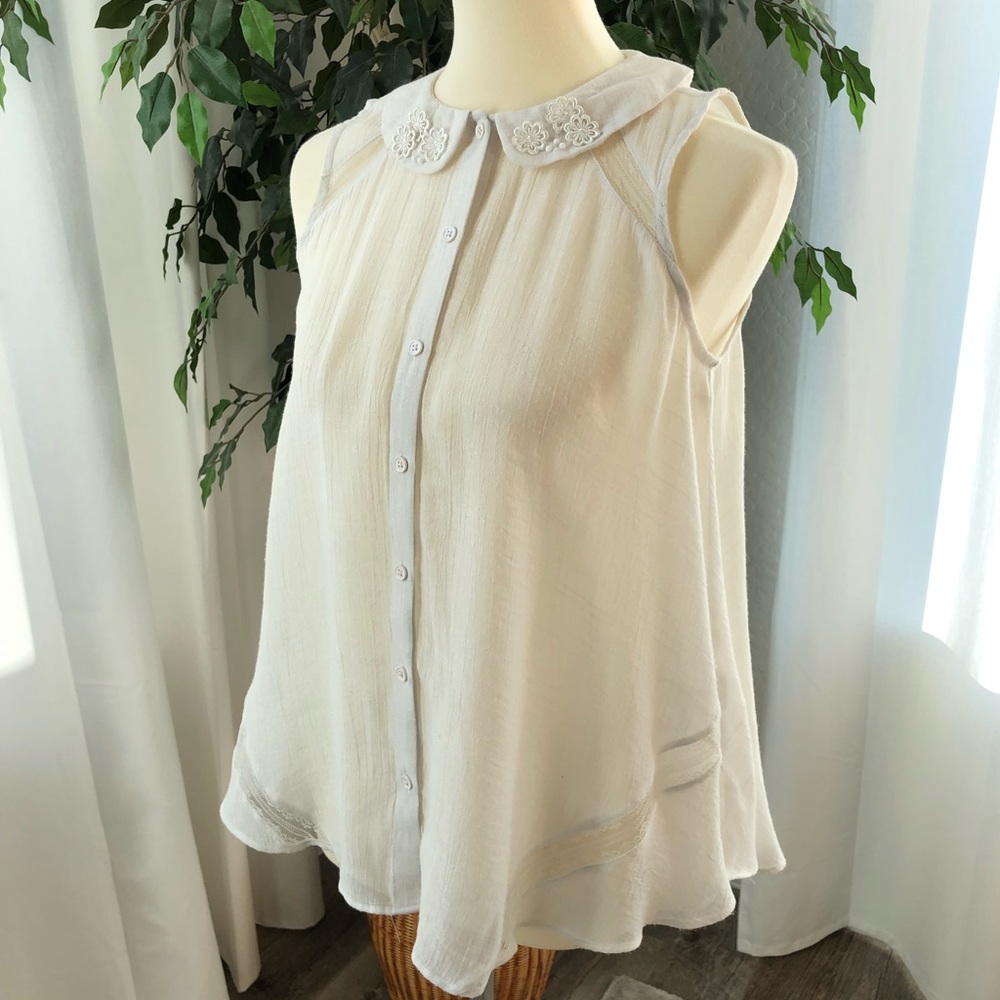LC Lauren Conrad XS White Short Sleeve Gauze Top A